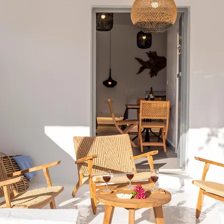 Chanos Luxury Paros アパート Alikí